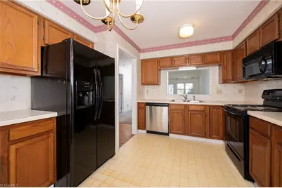 2716 Sawgrass Court, Winston-Salem, NC 27103 - Photo 6