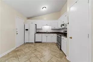 808 Circle Dr, High Point, NC 27262 - Photo 10
