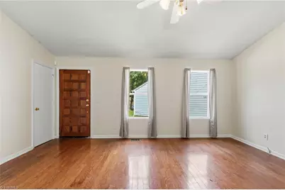808 Circle Drive, High Point, NC 27262 - Photo 4