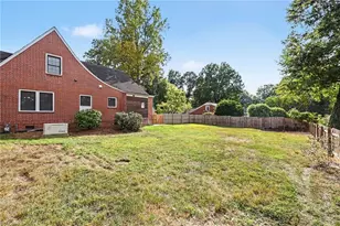 923 N Rotary Dr, High Point, NC 27262 - Photo 4