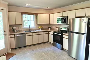 2014 Hearthwood Ct, Greensboro, NC 27407 - Photo 8