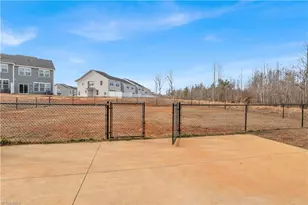 1108 Evelynnview Ln, Kernersville, NC 27284 - Photo 32