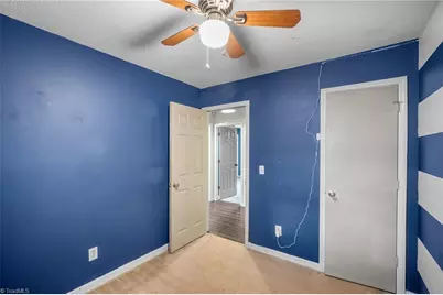 609 Forest Brook Drive, Greensboro, NC 27406 - Photo 10