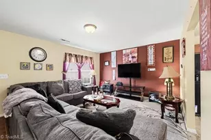 626 Bentley Ln, Burlington, NC 27217 - Photo 10