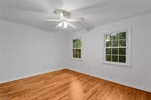 1017 Bridgewater Dr, Greensboro, NC 27410 - Photo 28