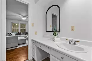 1017 Bridgewater Dr, Greensboro, NC 27410 - Photo 24