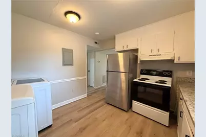 142 Weatherwood Court #B, Winston-Salem, NC 27103 - Photo 6