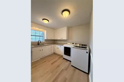 142 Weatherwood Court #B, Winston-Salem, NC 27103 - Photo 10