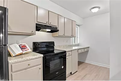1510 Benjamin Parkway #E, Greensboro, NC 27408 - Photo 14