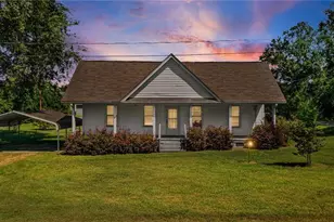 130 Loop St, Mocksville, NC 27028 - Photo 2