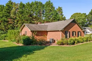 175 Circle Dr, Mocksville, NC 27028 - Photo 6