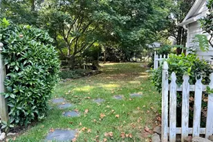 3011 Henderson Rd, Greensboro, NC 27410 - Photo 4