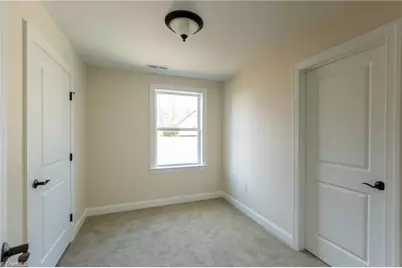 1064 S Sunset Drive, Winston-Salem, NC 27103 - Photo 6