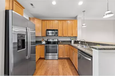 205 Southside Square, Greensboro, NC 27406 - Photo 12