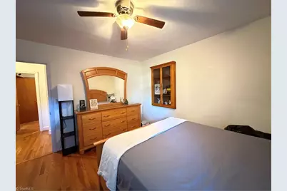 16 Vivian Street, Thomasville, NC 27360 - Photo 24