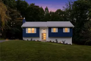 124 Oak Ridge Dr, Mount Airy, NC 27030 - Photo 2