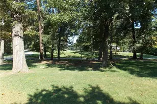4915 Warfield Dr, Greensboro, NC 27406 - Photo 8