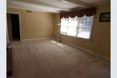 4915 Warfield Drive, Greensboro, NC 27406 - Photo 10