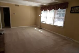 4915 Warfield Dr, Greensboro, NC 27406 - Photo 10