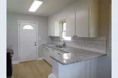 2042 K Court Avenue, Winston-Salem, NC 27105 - Photo 4
