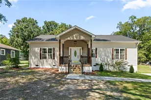 920 Fairway Ave, Thomasville, NC 27360 - Photo 1
