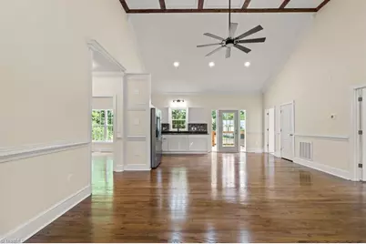 920 Fairway Avenue, Thomasville, NC 27360 - Photo 6
