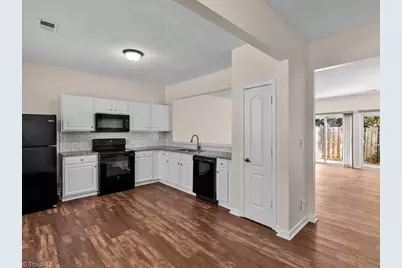 3967 Elizabeth Glen Way, Jamestown, NC 27282 - Photo 4