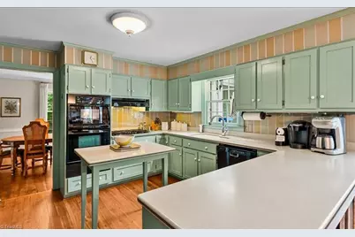 2109 Medford Lane, Greensboro, NC 27408 - Photo 14
