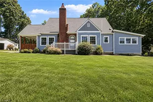 933 E King St, King, NC 27021 - Photo 2
