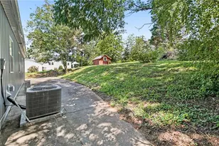 933 E King St, King, NC 27021 - Photo 28