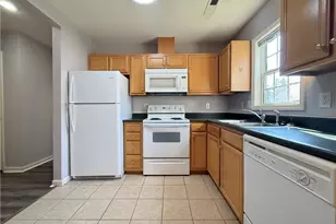 172 Cameron Way Cir, Winston-Salem, NC 27103 - Photo 2