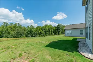 4044 Monteray Cir, High Point, NC 27265 - Photo 20