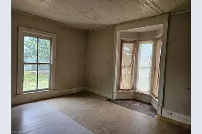 223 Lawsonville Avenue, Reidsville, NC 27320 - Photo 6