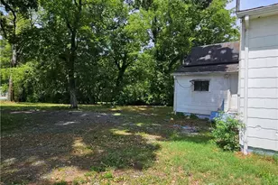 223 Lawsonville Ave, Reidsville, NC 27320 - Photo 10