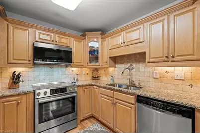 518 Tanners Park Court, Winston-Salem, NC 27101 - Photo 10