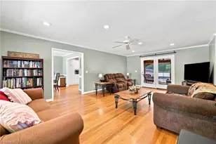 104 Candace Ct, Thomasville, NC 27360 - Photo 2