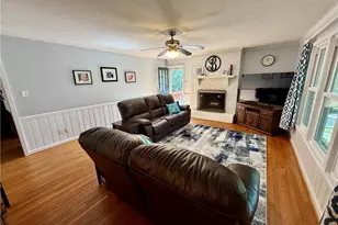 4400 Oak Hollow Dr, High Point, NC 27265 - Photo 6