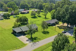 1700 Parham Dr, Graham, NC 27253 - Photo 8