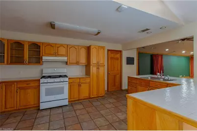 1511 Sharon Road, Winston-Salem, NC 27103 - Photo 4