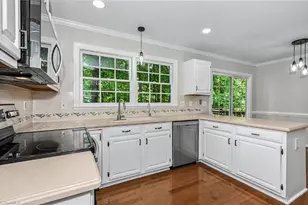 4301 Windlestraw Ln, Greensboro, NC 27410 - Photo 10