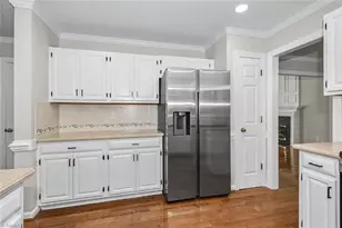 4301 Windlestraw Ln, Greensboro, NC 27410 - Photo 8