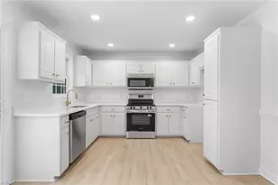4420 Fairland Ct, Burlington, NC 27215 - Photo 4