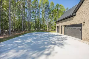 2137 Patriot Woods Dr, Asheboro, NC 27205 - Photo 44