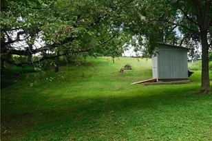 1054 N Bridge St, Elkin, NC 28621 - Photo 4