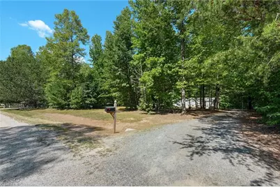 1082 Raccoon Court, Reidsville, NC 27320 - Photo 4