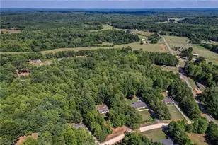 1082 Raccoon Ct, Reidsville, NC 27320 - Photo 6