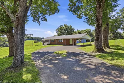 3438 E Pine Street, Mount Airy, NC 27030 - Photo 4