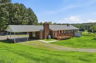 3438 E Pine St, Mount Airy, NC 27030 - Photo 32