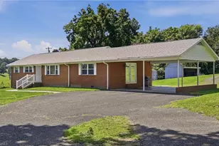3438 E Pine St, Mount Airy, NC 27030 - Photo 2
