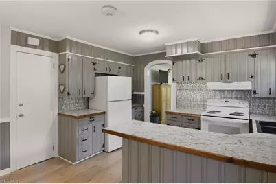3438 E Pine Street, Mount Airy, NC 27030 - Photo 10